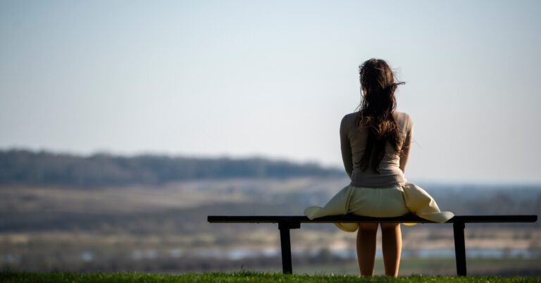 Veselīgas attiecības vai emocionāls cietums? Toksiska lojalitāte ģimenē